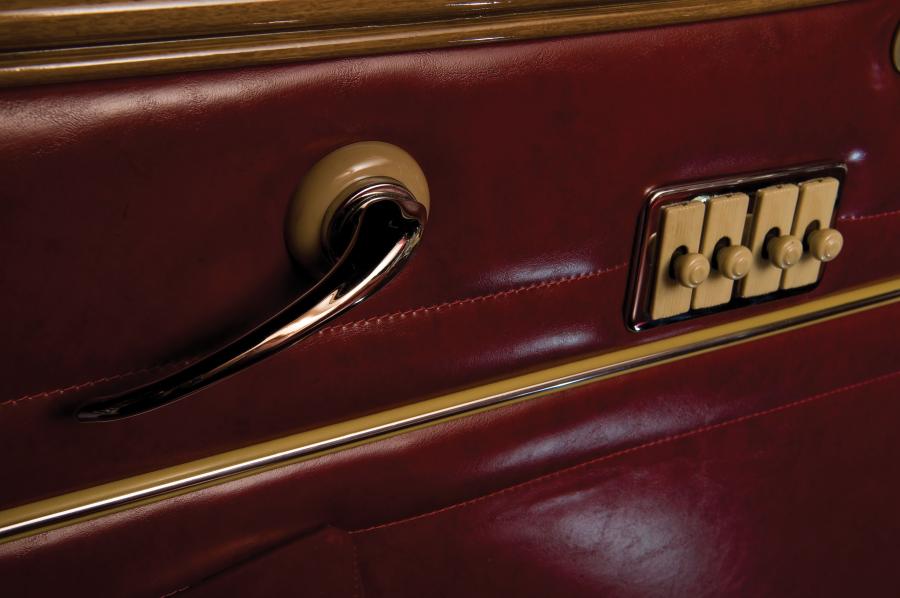  Ford Super DeLuxe Sportsman Convertible 1947 года  (фото 13 из 61)